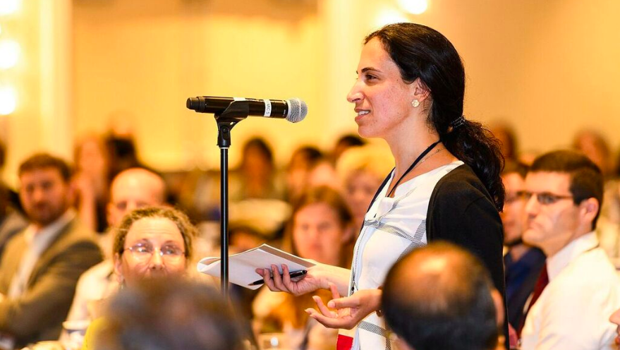 Maria Kasparian (Edesia) poses a question during audience Q&A, Washington D.C., 2018