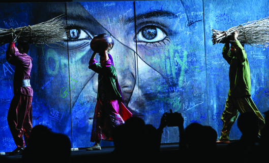 Children perform during the closing ceremony of the World Humanitarian Summit in Istanbul
