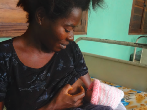 FB mother supported to breastfeed her infant