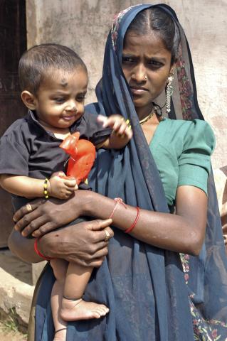 India mother child